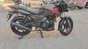 বাজাজ পালসার ১৫০ ২০২৩ ব্ল্যাক