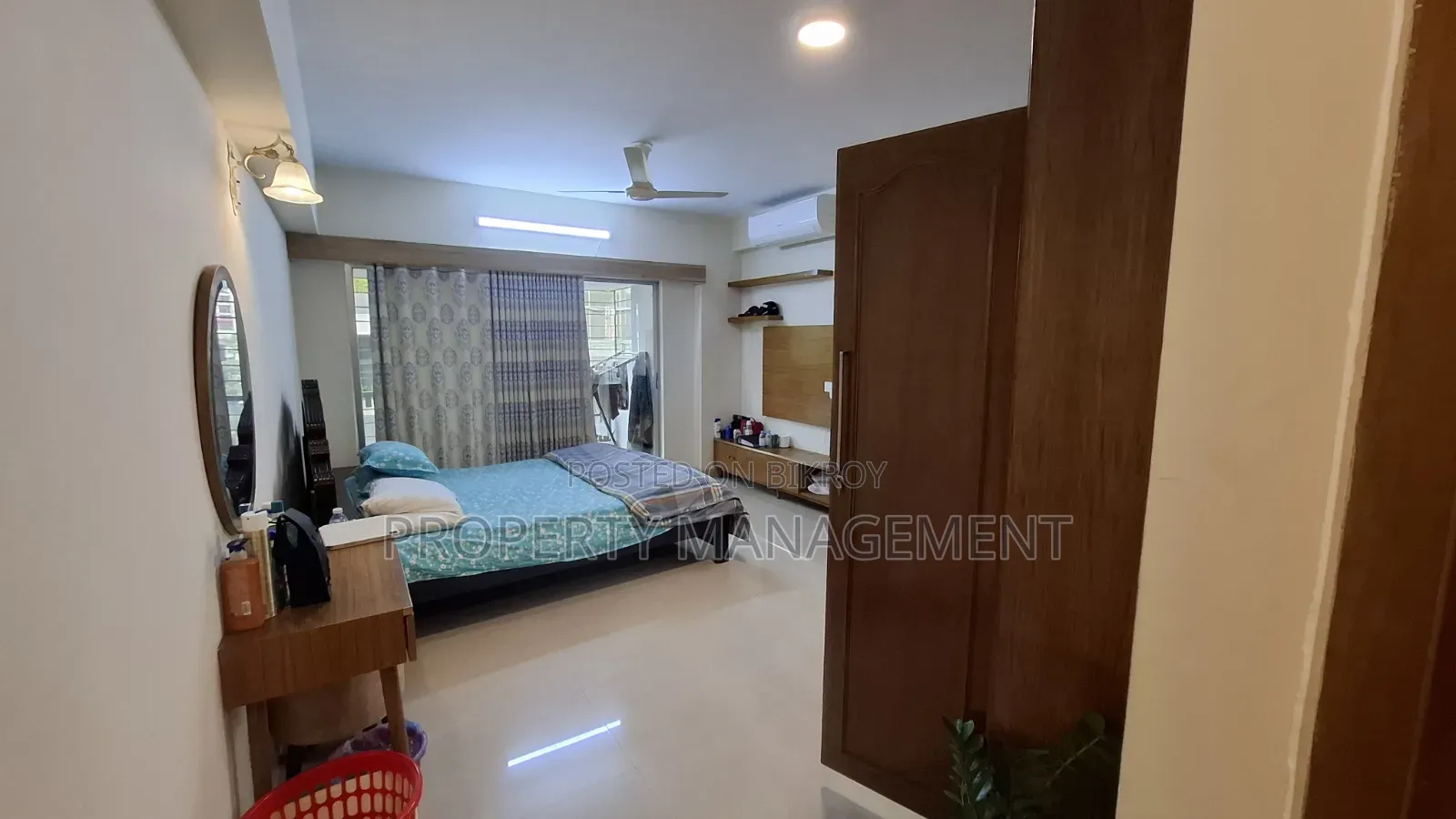 গুলশানে ভাড়ার জন্য ফার্নিশড ৩ বেডরুমের অ্যাপার্টমেন্ট