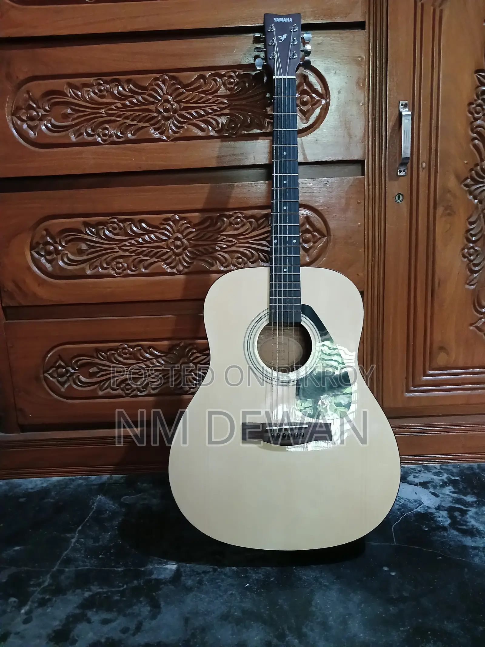 ইয়ামাহা এফ৩১০ অ্যাকোস্টিক গিটার সেল পোস্ট