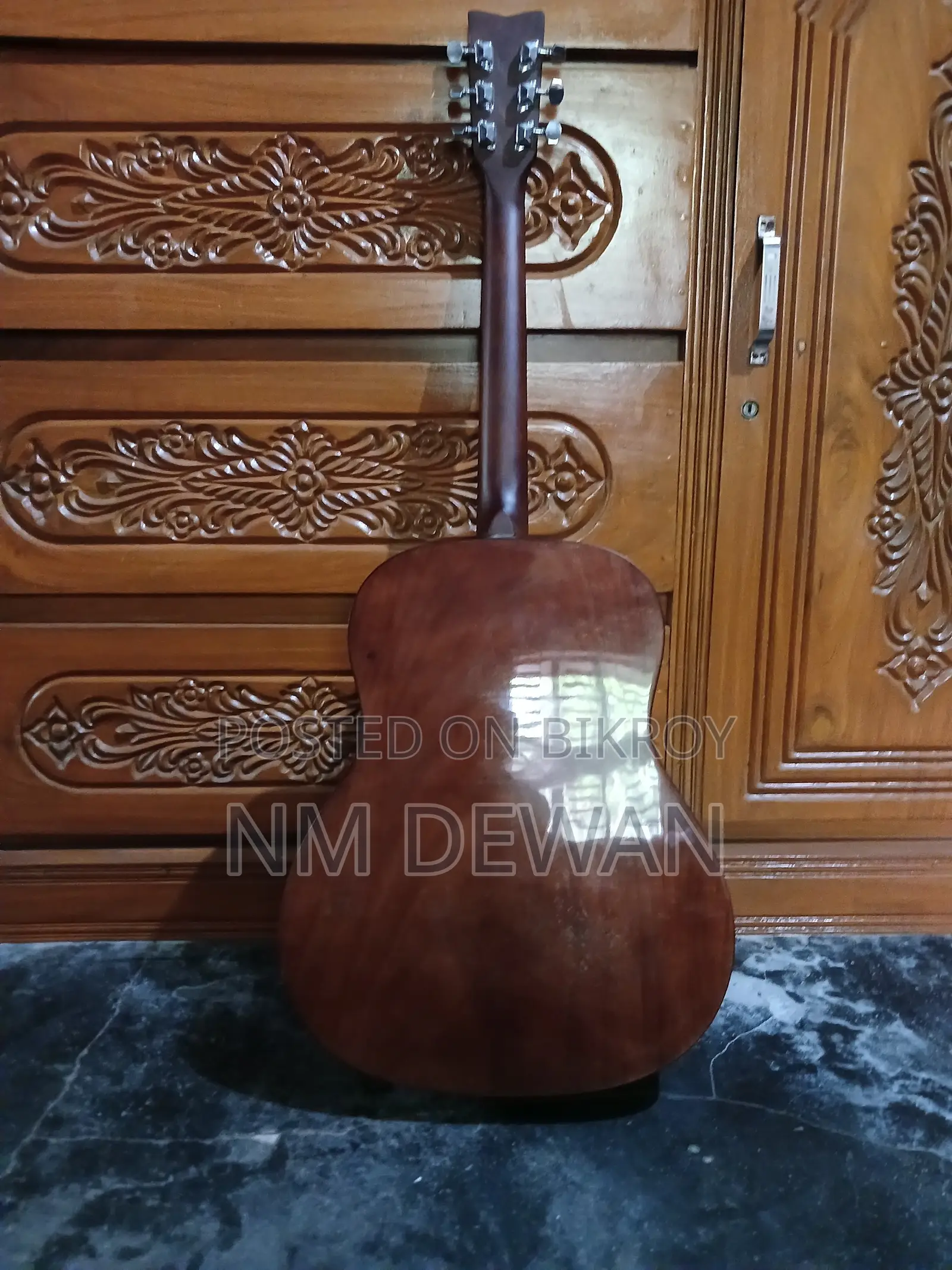 ইয়ামাহা এফ৩১০ অ্যাকোস্টিক গিটার সেল পোস্ট