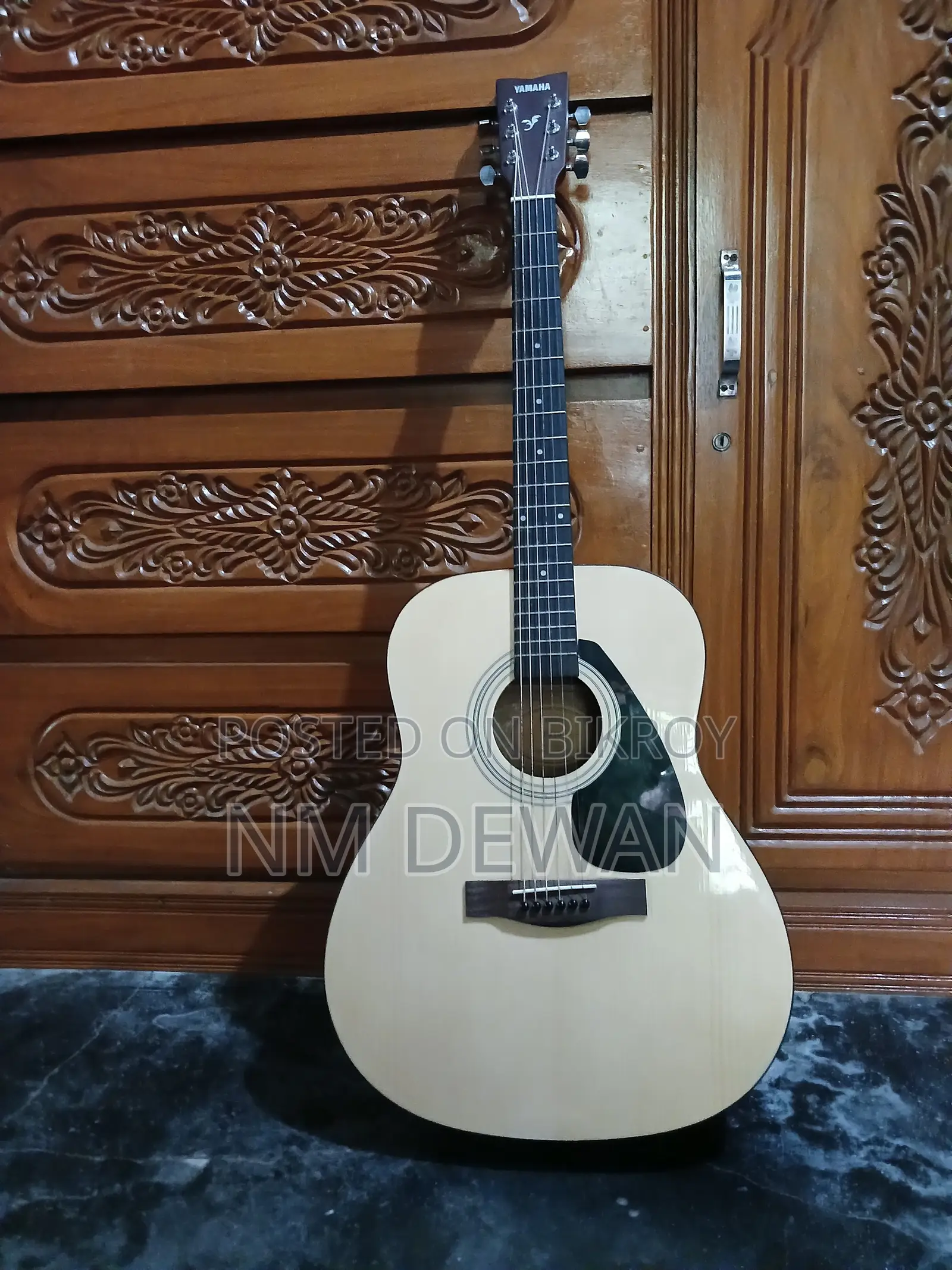 ইয়ামাহা এফ৩১০ অ্যাকোস্টিক গিটার সেল পোস্ট