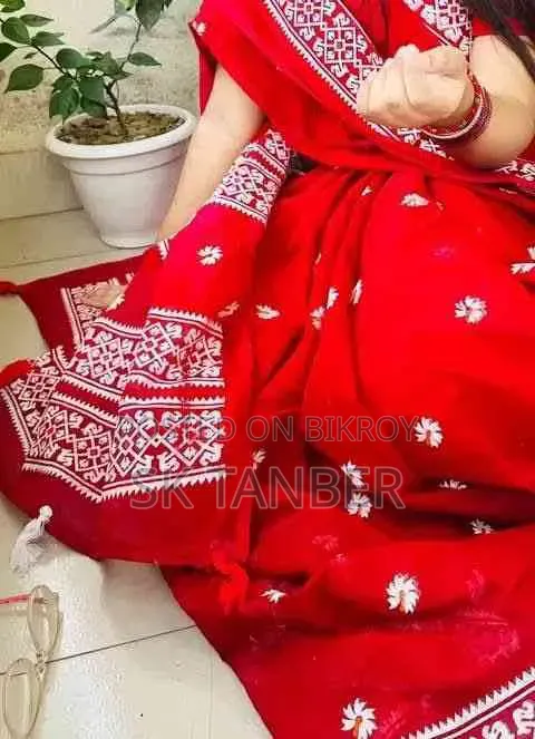 সিউলি ফুলের শাড়ি