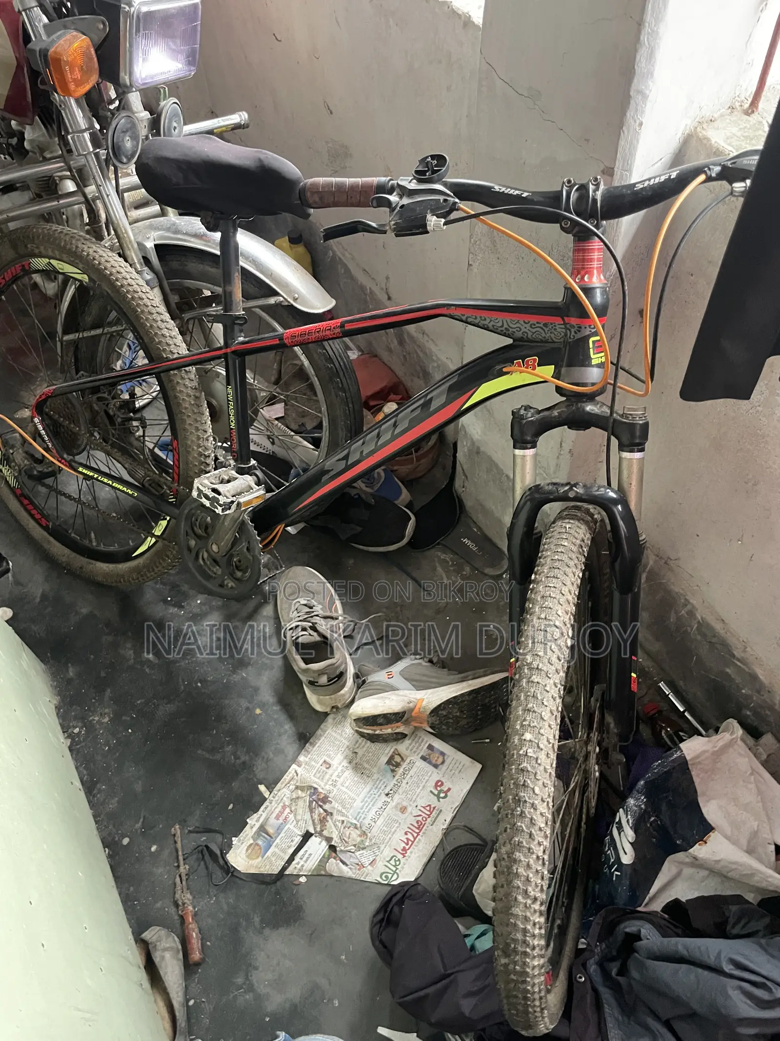 সাইকেল A8 সবকিছু স্টকের মাল রয়েছে।