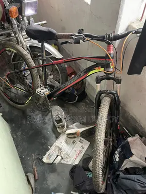 সাইকেল A8 সবকিছু স্টকের মাল রয়েছে।