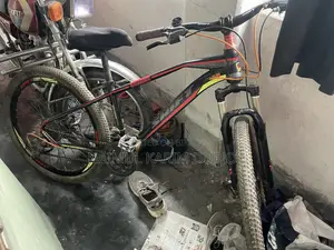সাইকেল A8 সবকিছু স্টকের মাল রয়েছে।