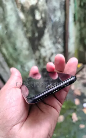Apple iPhone SE (2020) 64 GB Black