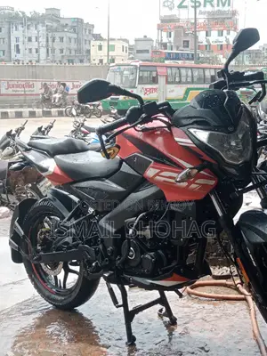 বাজাজ পালসার এনএস ১৬০ ২০২২ লাল