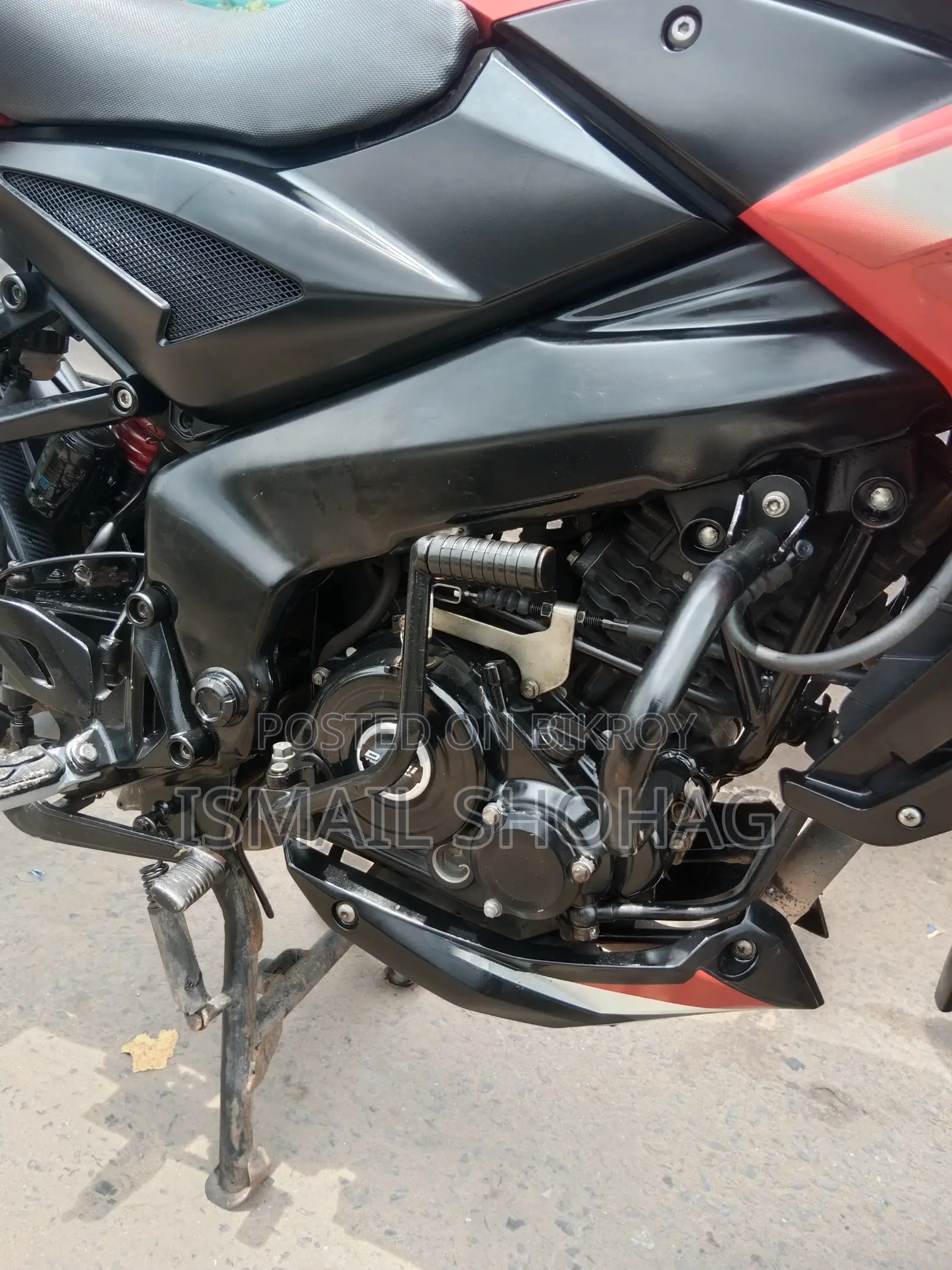 বাজাজ পালসার এনএস ১৬০ ২০২২ লাল