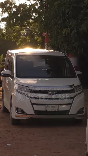 টয়োটা নোয়া ২.০ এফডব্লিউডি (৮ সিটার) ২০২০ পার্ল