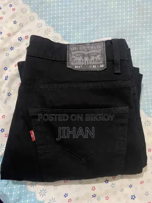 বুটকাট জিন্স ৩২