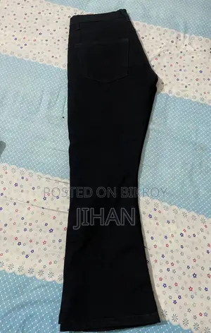 বুটকাট জিন্স ৩২
