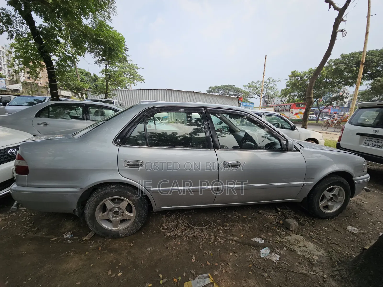 Toyota Corolla X 1.3 Automatic 2000 Silver