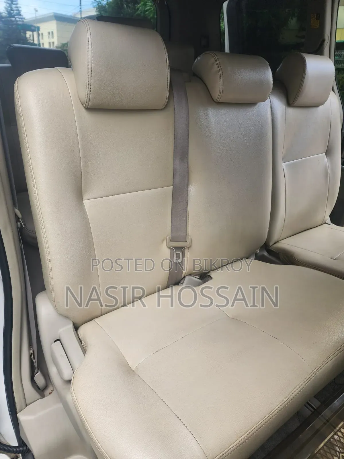 Toyota Noah 2.0 143hp AWD (8 Seater) 2012 White