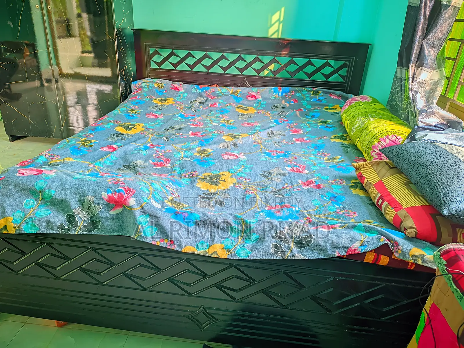 আসবাবপত্র সামগ্রী