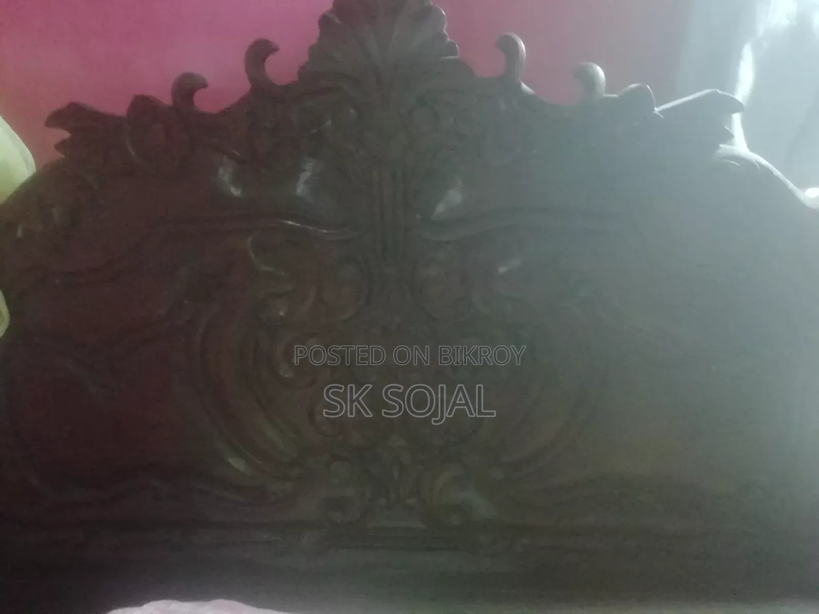 সুন্দর ডিজাইনের একটি বক্স খাট