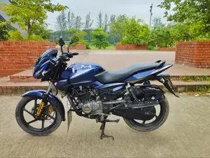 বাজাজ পালসার ১৫০ ২০১৮ নীল