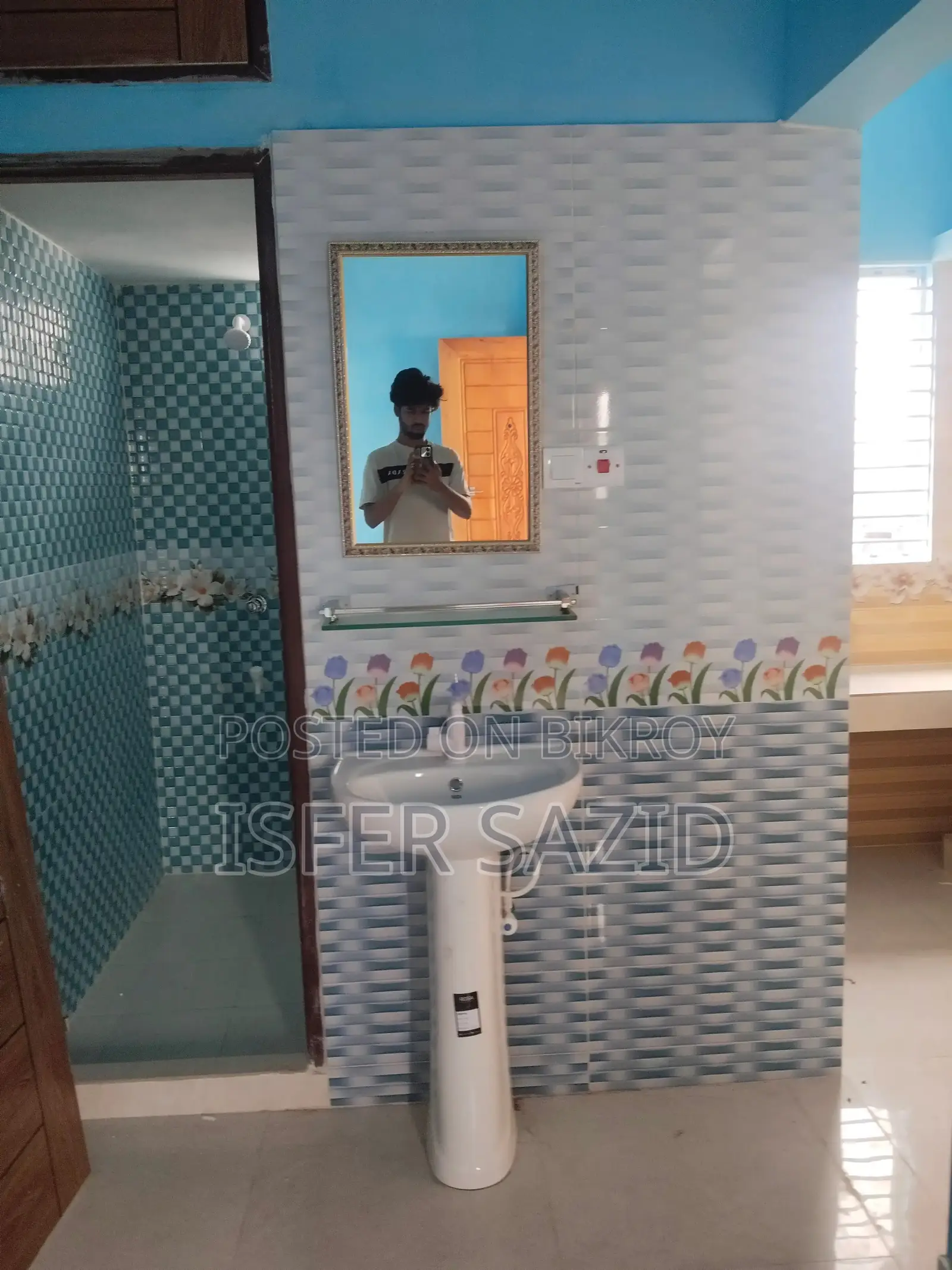 Furnished 2-Bedroom Apartment in Kamrangirchar for sale