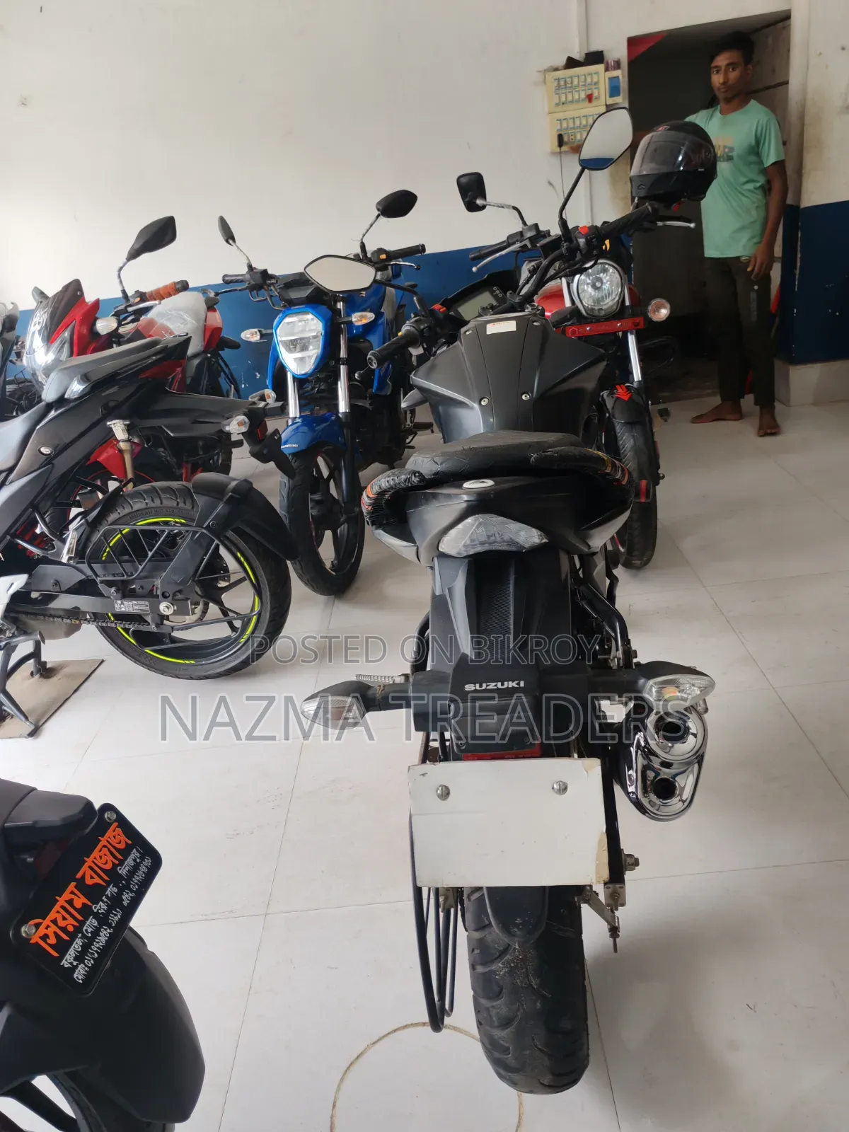 Suzuki 2025 Gray