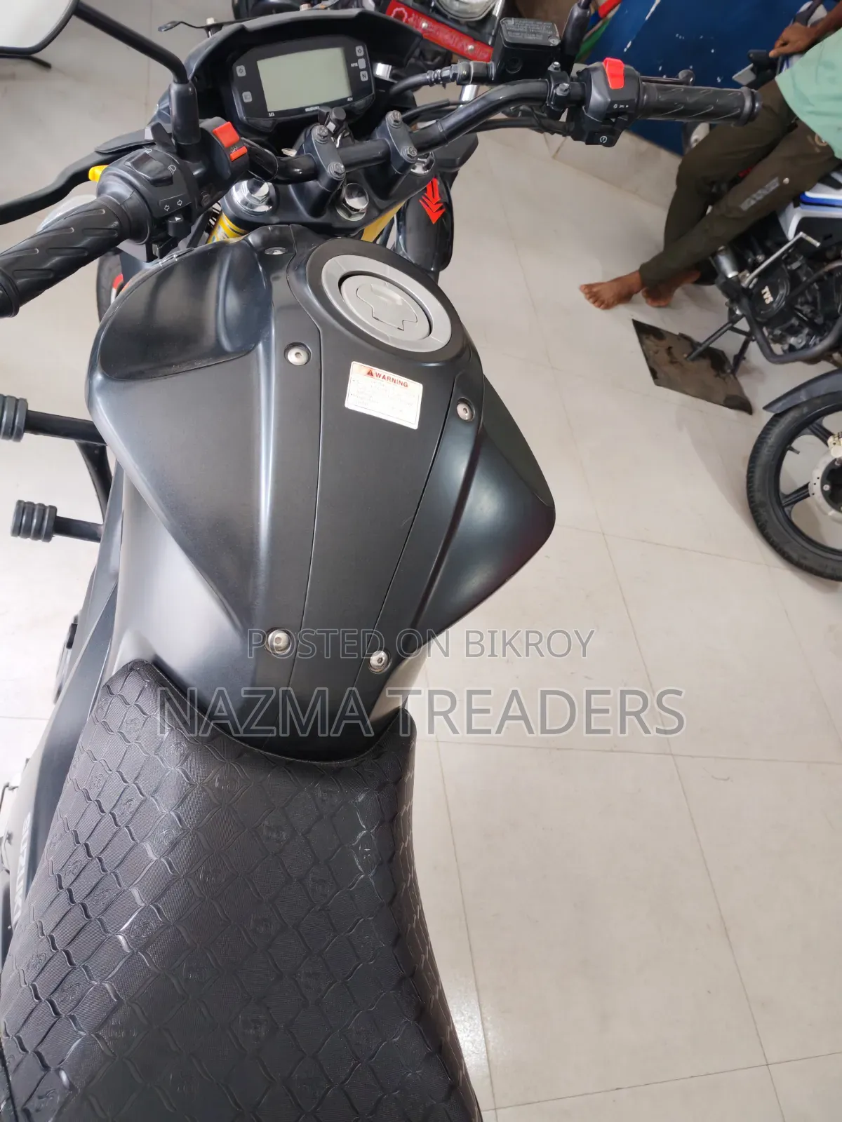 Suzuki 2025 Gray