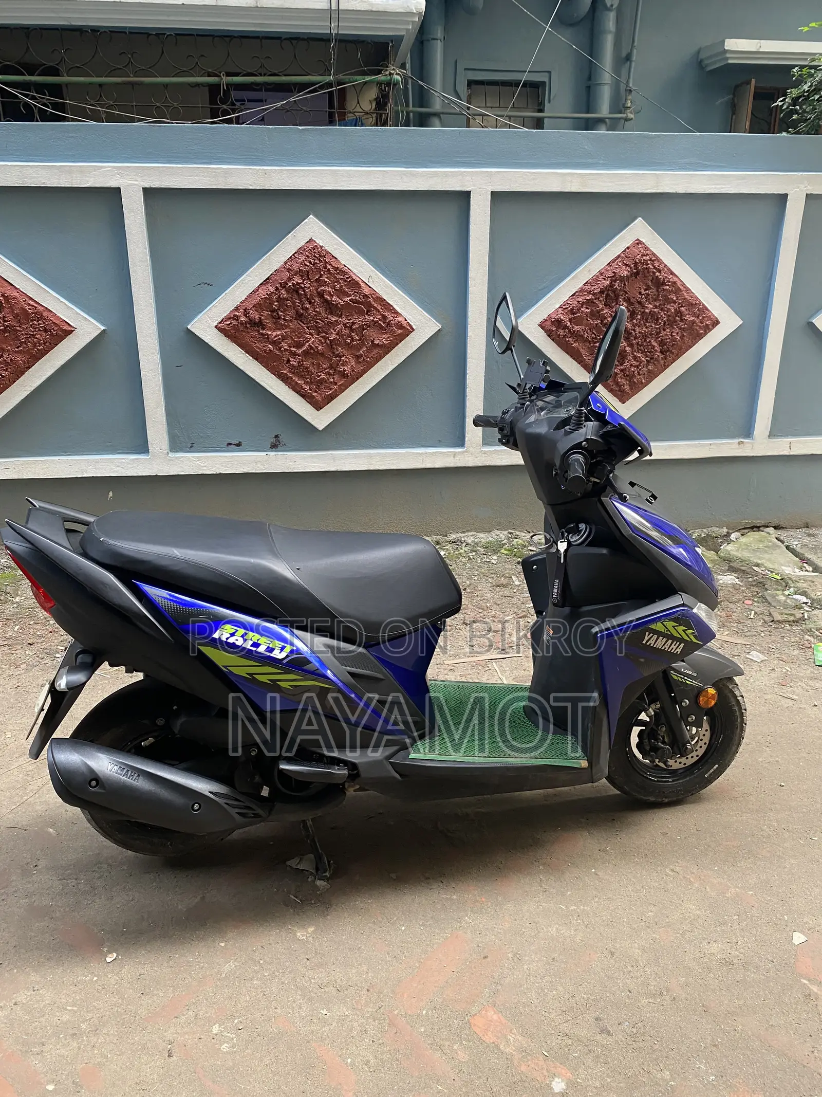 Yamaha 2021 Blue