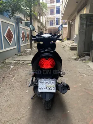 Yamaha 2021 Blue