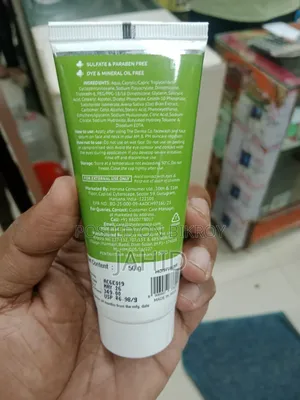 Derma Co 1% Salicylic Acid Oil-Free Daily Face Moisturizer.
