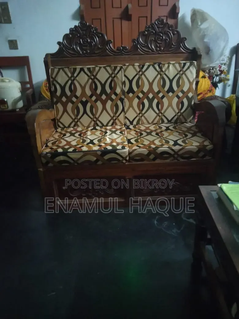 উডেন মেইড সোফা