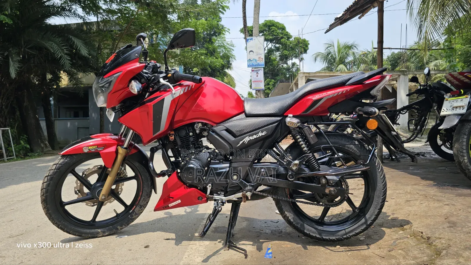 TVS Apache RTR 160 2V 2022 Red
