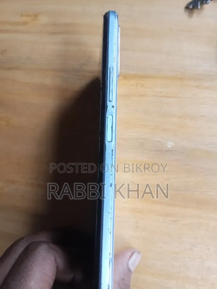 Vivo Y21 64 GB White