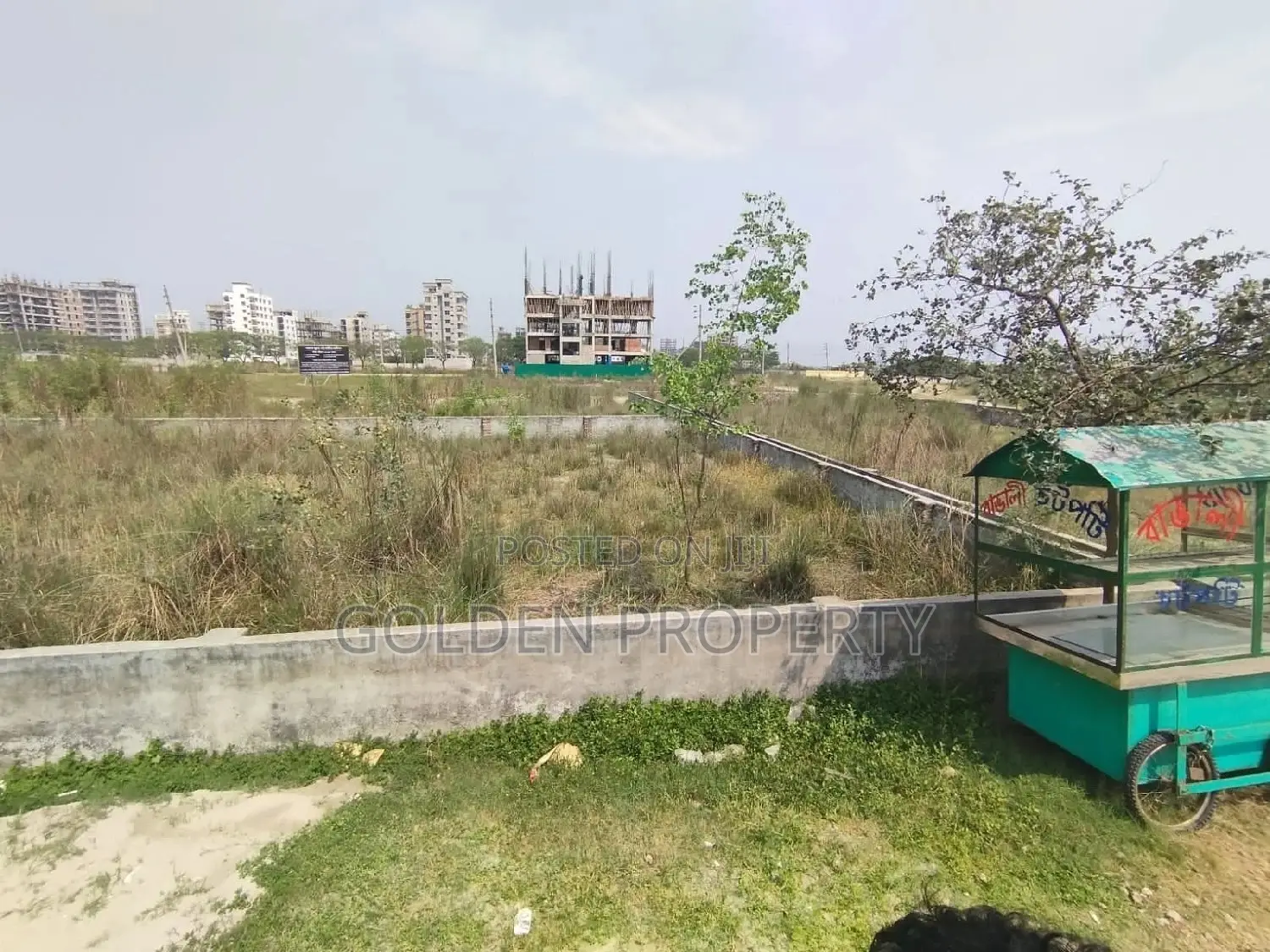 Plot Sale in Bashundhara Bikroy.Com