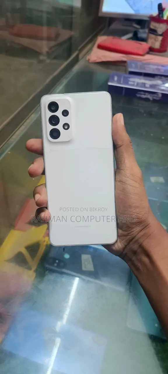 স্যামসাং গ্যালাক্সি এ৩৩ ৫জি ১২৮ জিবি সাদা