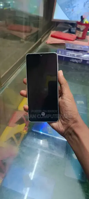 স্যামসাং গ্যালাক্সি এ৩৩ ৫জি ১২৮ জিবি সাদা