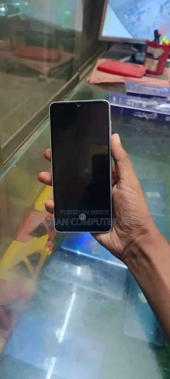স্যামসাং গ্যালাক্সি এ৩৩ ৫জি ১২৮ জিবি সাদা