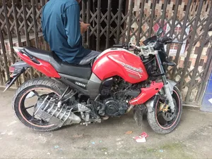 Yamaha FZ 2014 Red