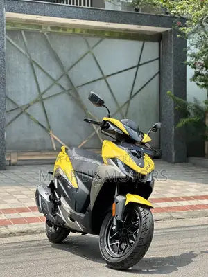 Hero 2026 Yellow