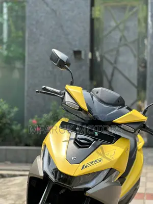 Hero 2026 Yellow
