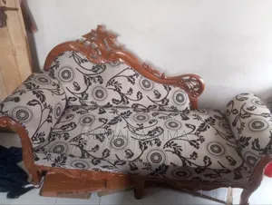 উডেন ডিভান