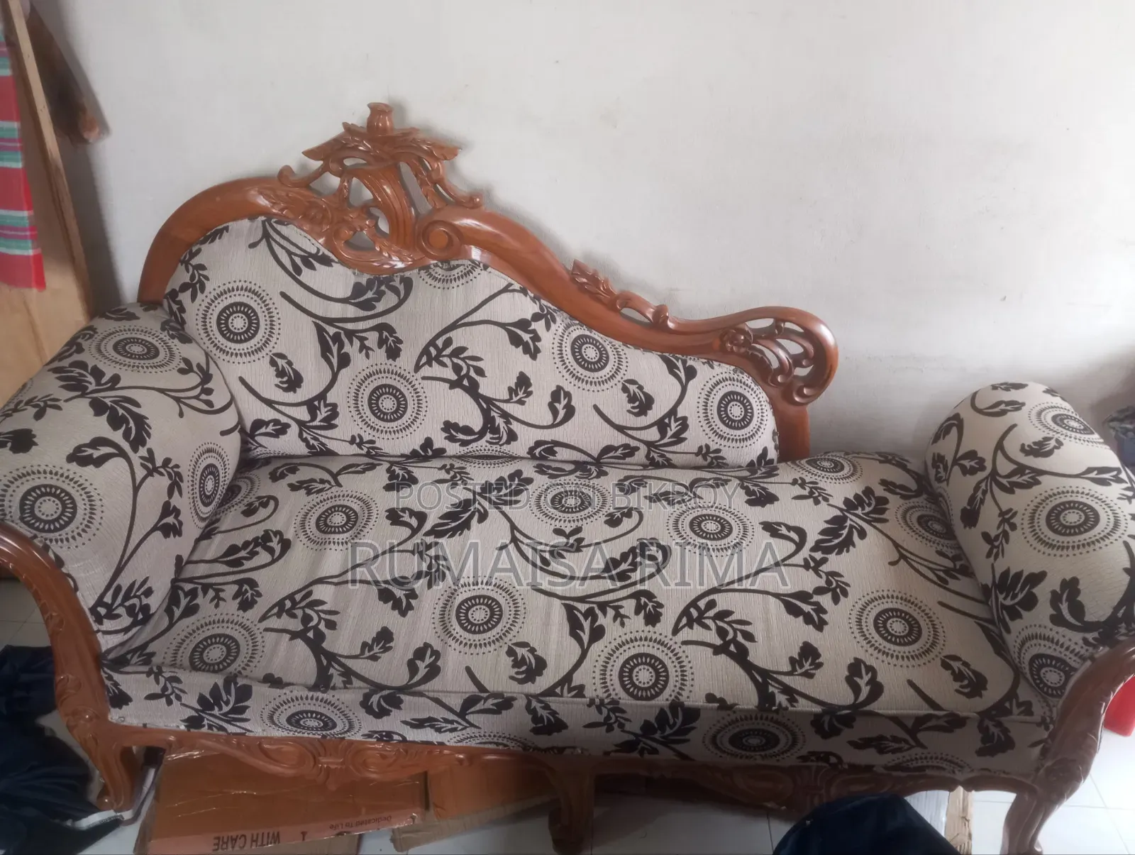 উডেন ডিভান