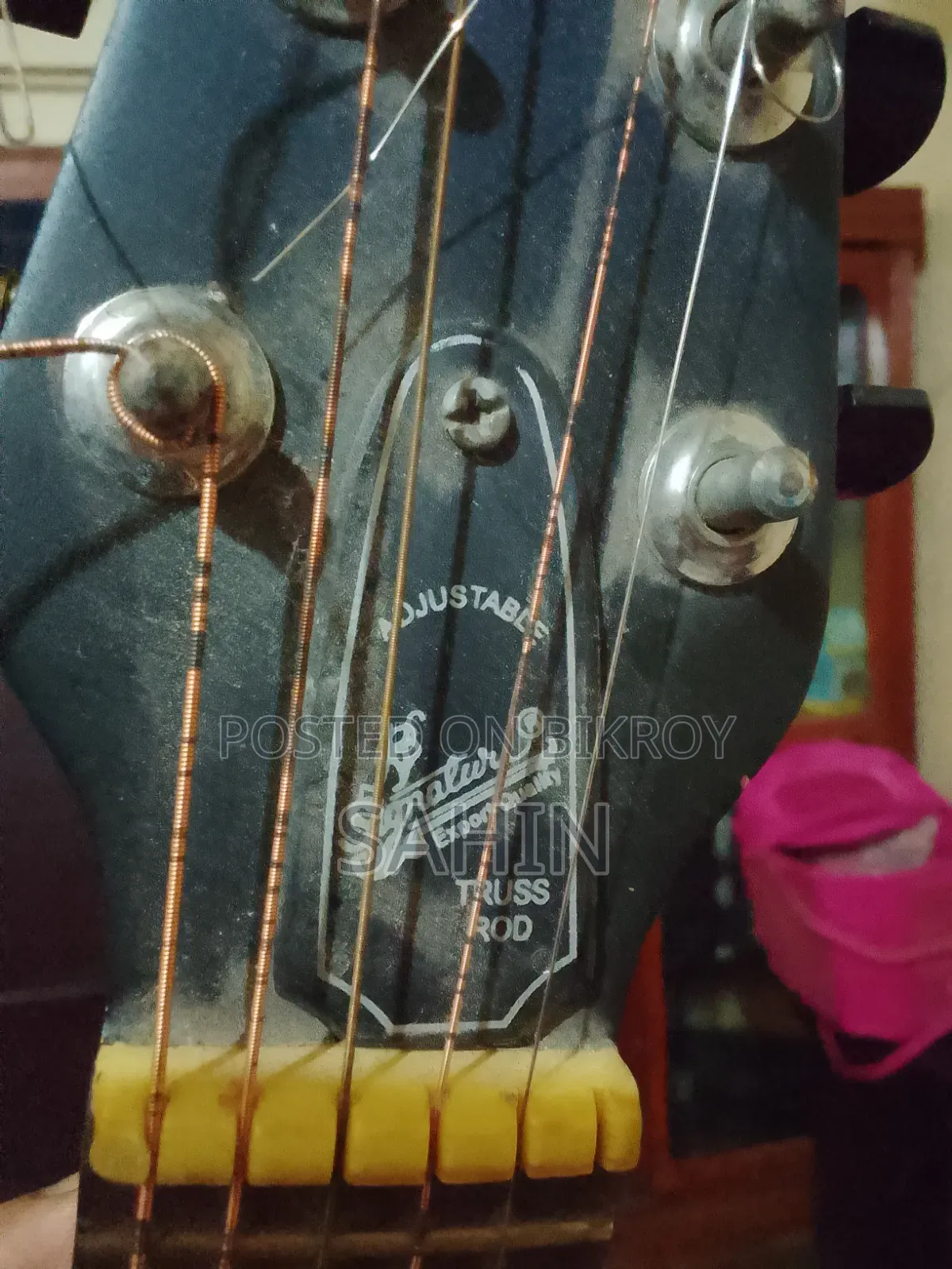 Guitar Model 265