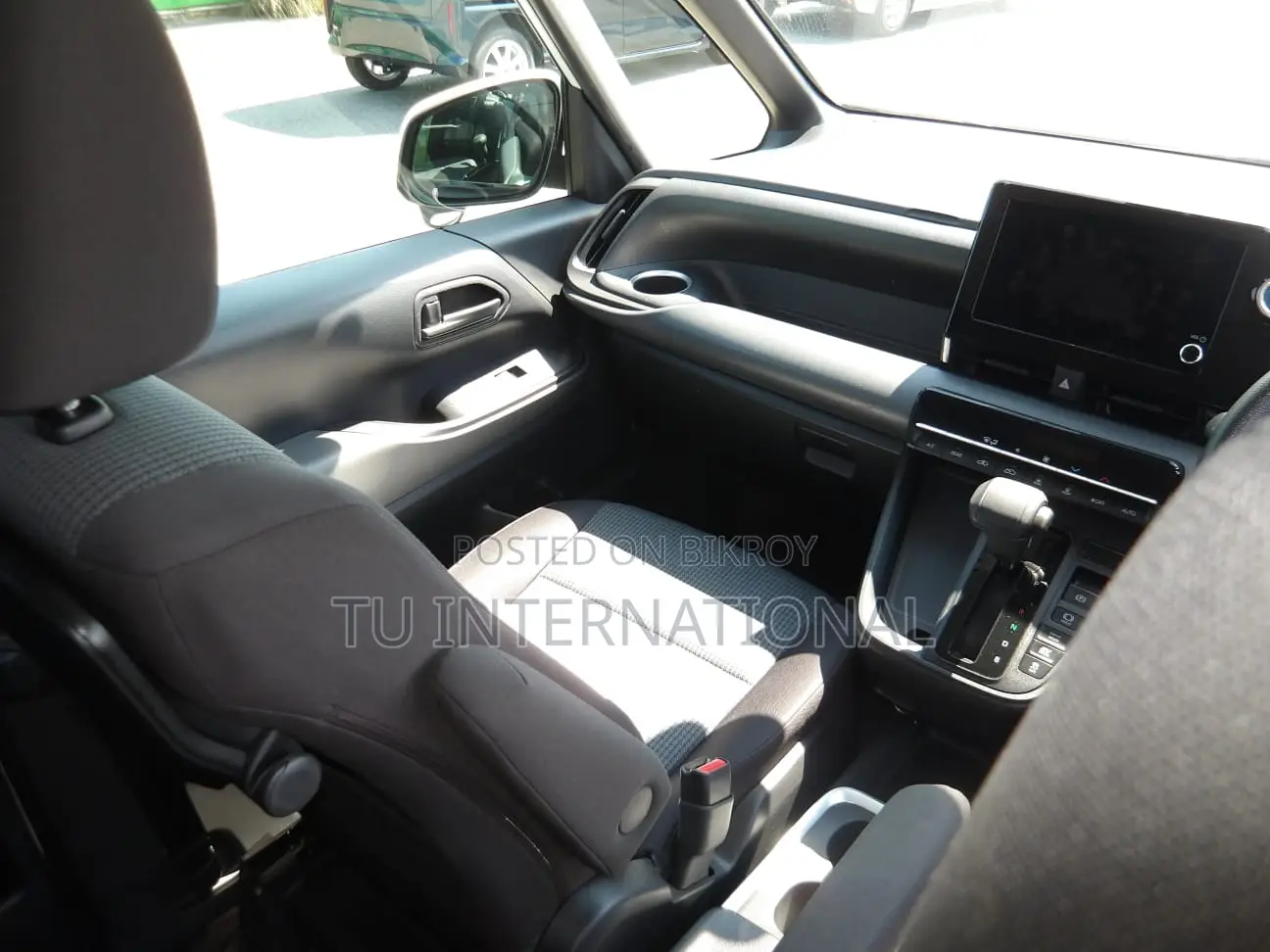 Toyota Noah 2022 Pearl