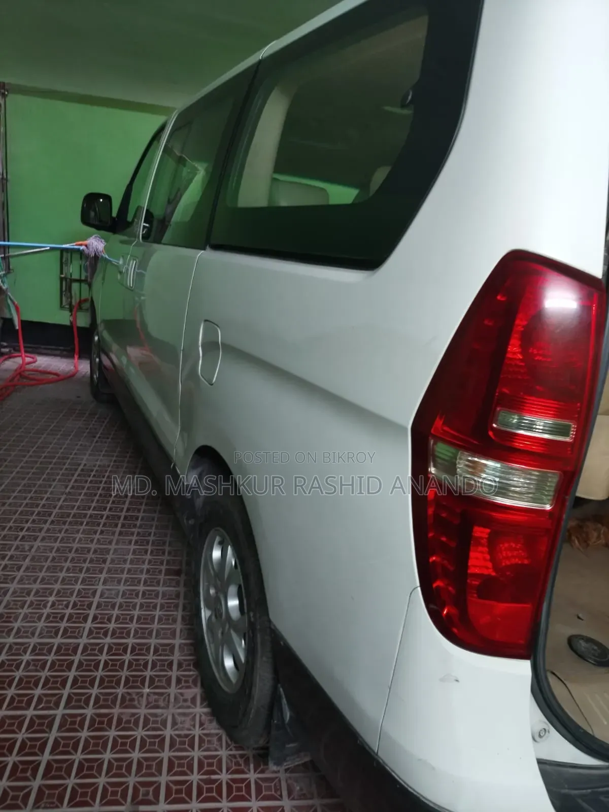 Hyundai H1 2013 White