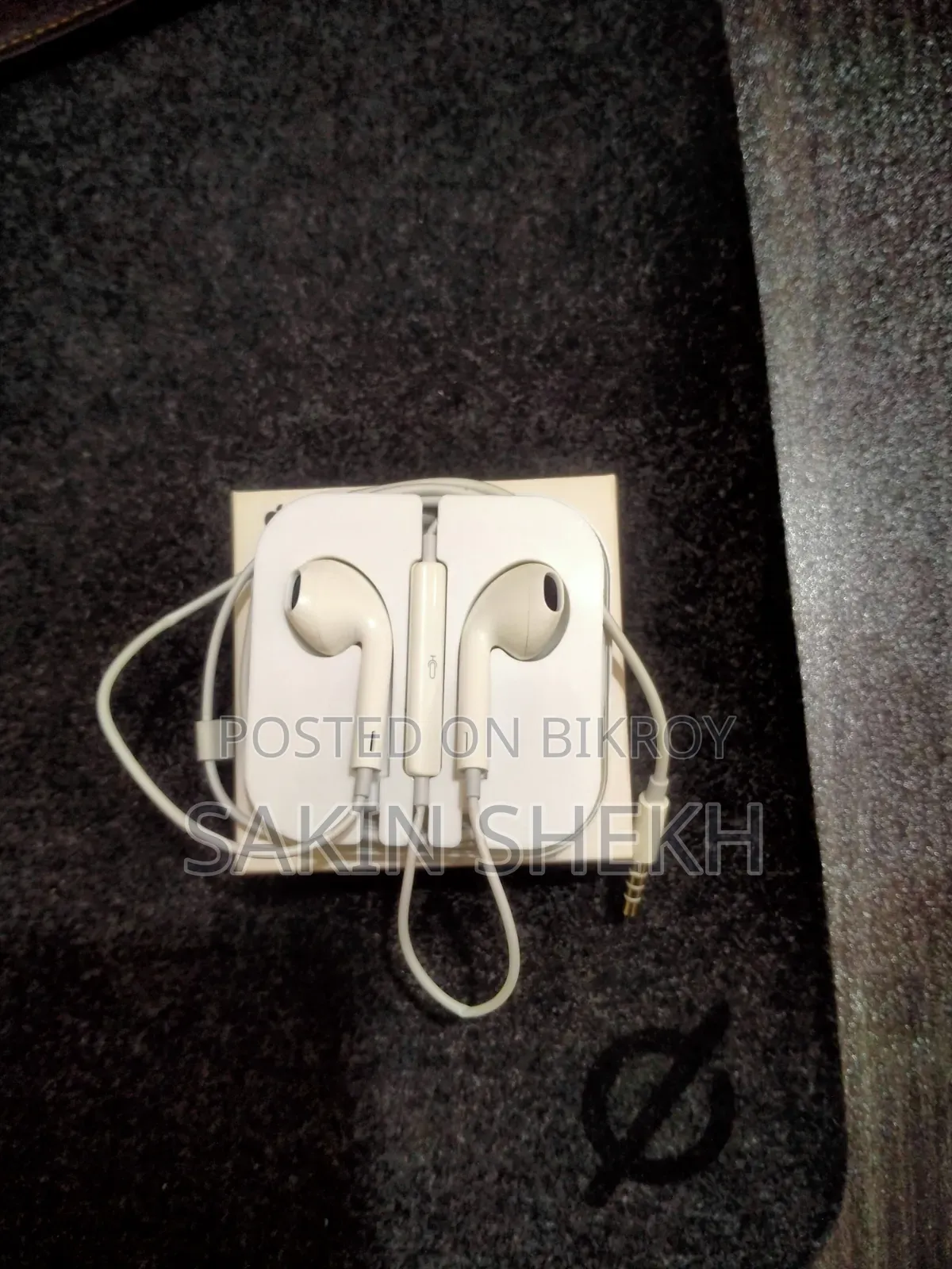 অ্যাপল ইয়ারপডস ৩.৫ মিমি হেডফোন সহ
