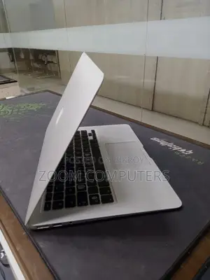 Laptop Apple MacBook Air 2017 8GB Intel Core I5 SSD 128GB