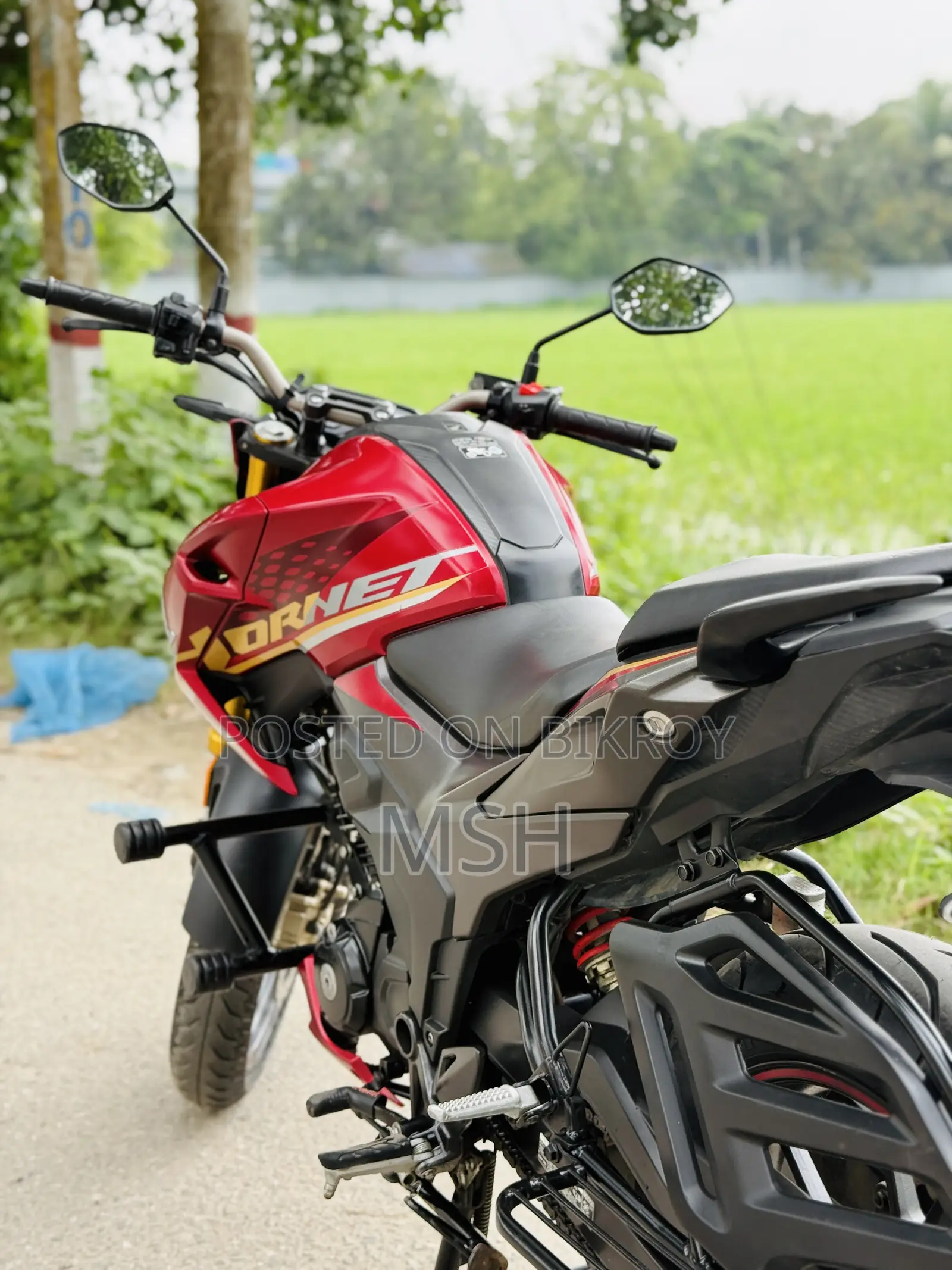 Honda Hornet 2.0 2025 Red