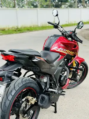 Honda Hornet 2.0 2025 Red