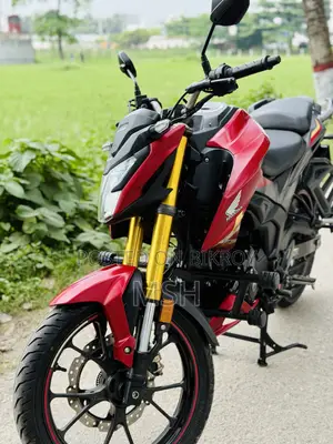 Honda Hornet 2.0 2025 Red