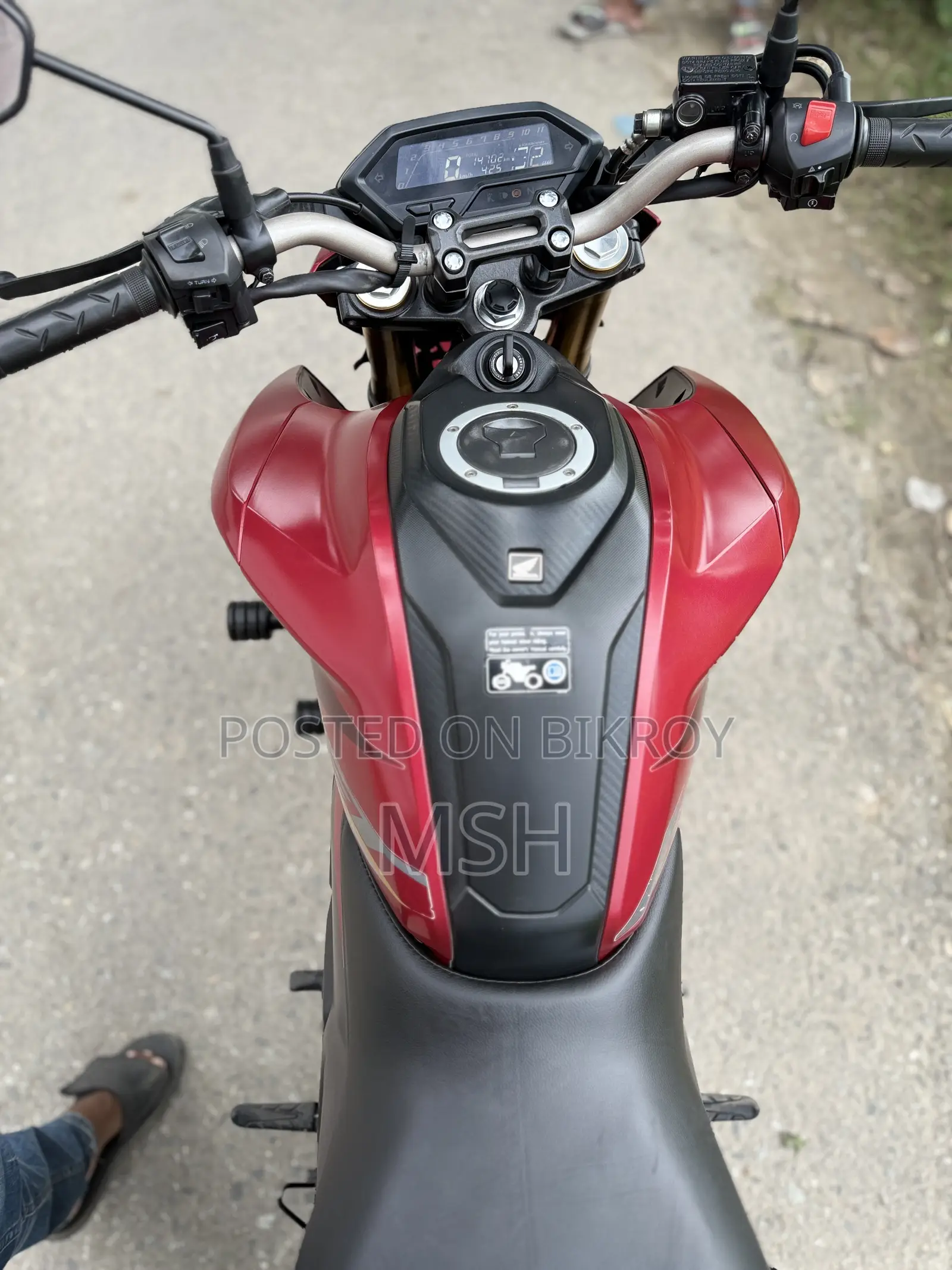 Honda Hornet 2.0 2025 Red
