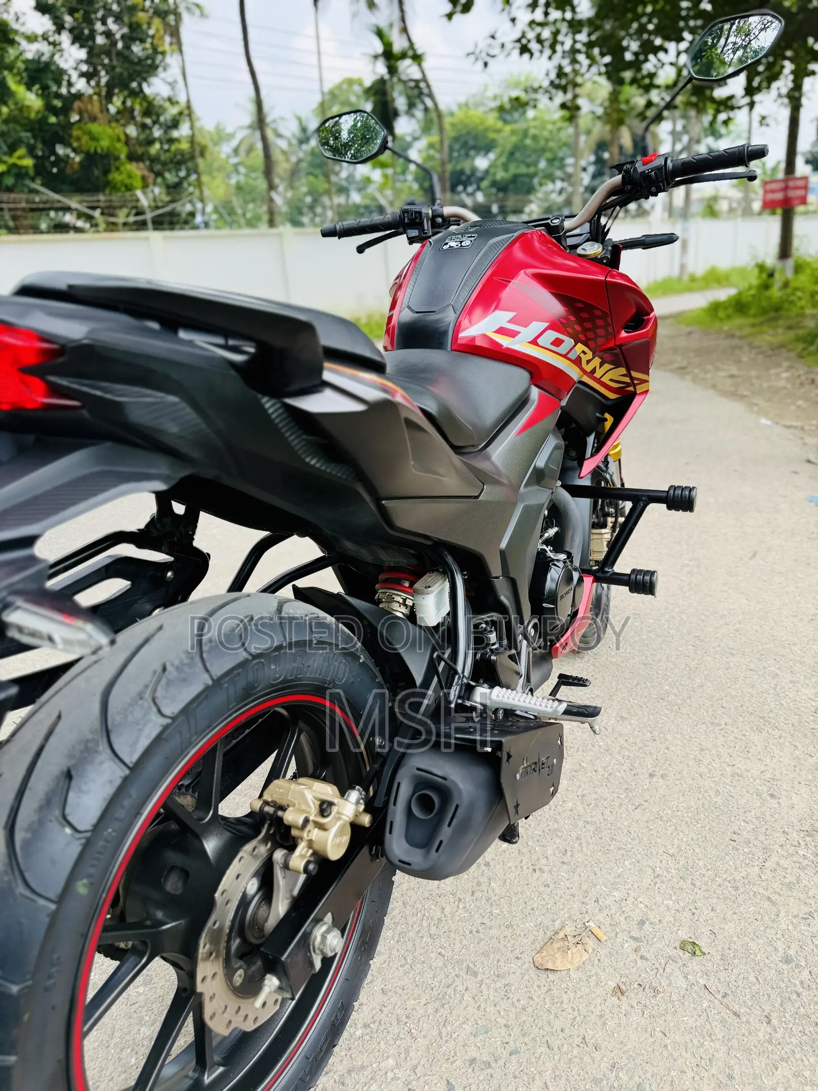 Honda Hornet 2.0 2025 Red