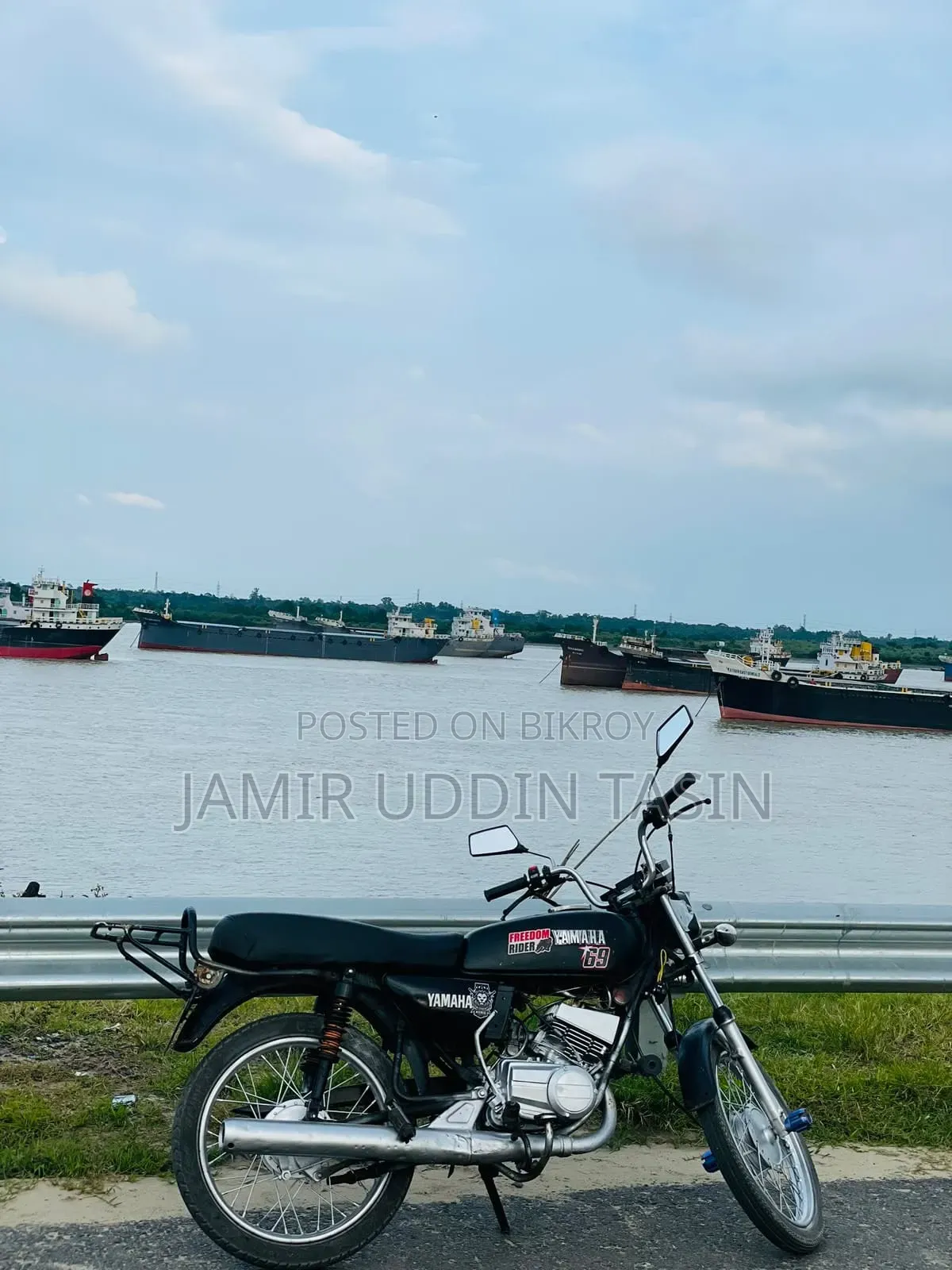 নিউ ইয়ামাহা ১৯৯৮ ব্ল্যাক