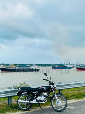 নিউ ইয়ামাহা ১৯৯৮ ব্ল্যাক